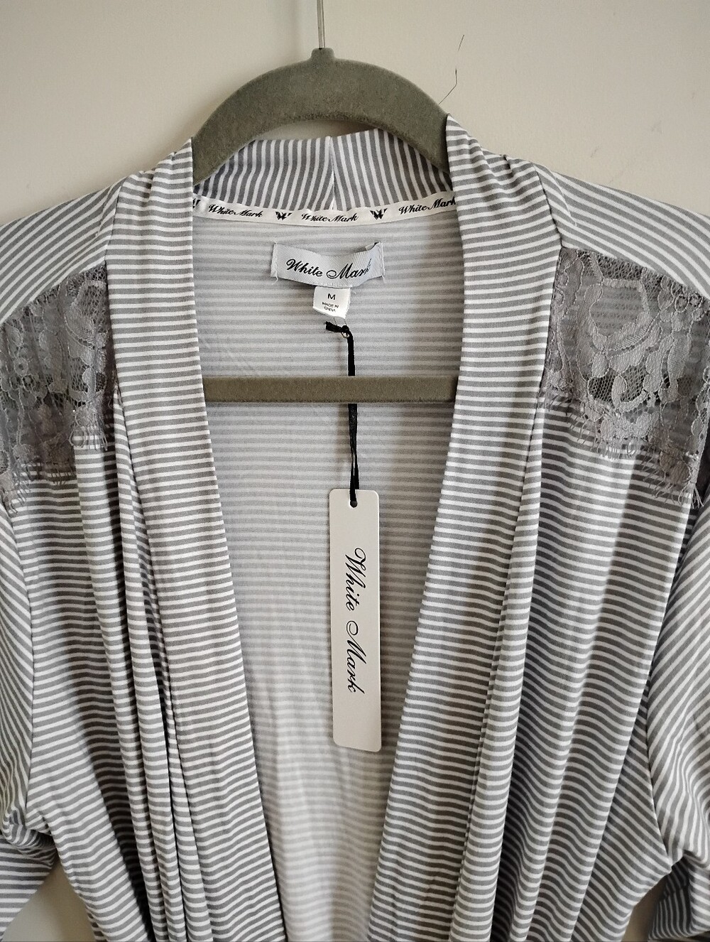 White Mark Brand New Striped Gray & White Women's Robe with Lace Shoulder Detail - Picture 3 of 6